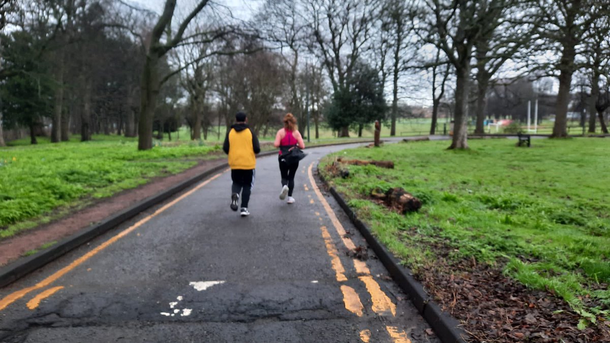 Our Monday joggers were full of enthusiasm this morning at Inch Park! They didn’t let a bit of rain put them off ☔️🏃🏻‍♀️👏👏😁 #Wellbeing
