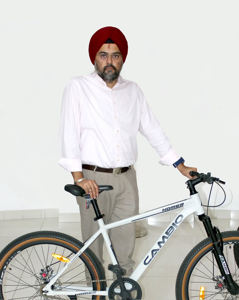 CambioBikes's tweet photo. Change is here, and it's redefining the premium cycling segment with Cambio Bikes.
Click here to Learn more: https://t.co/FCMRuyKh9I
#CambioBikes #premiumcycling #innovation #redefiningchange #cyclinglife https://t.co/3c6t6Im8eD