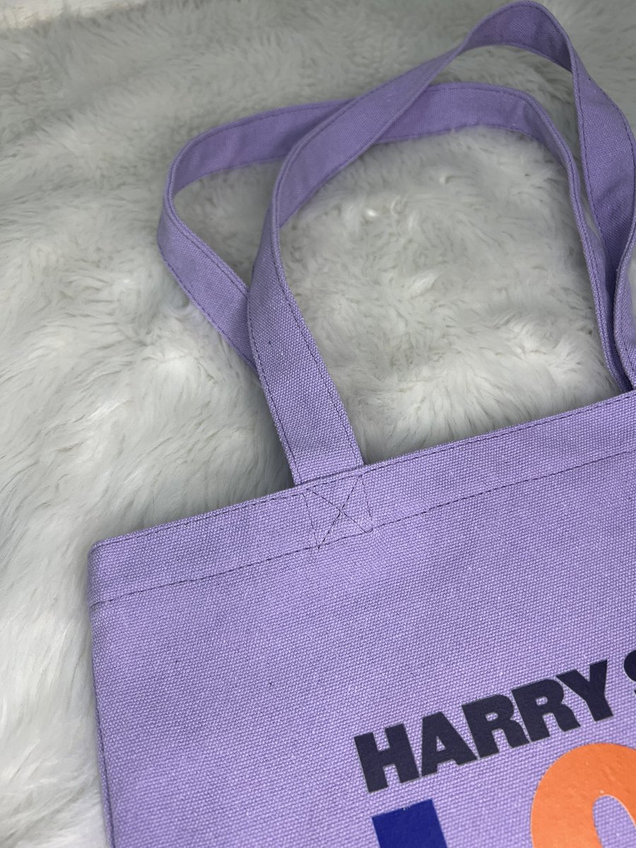 heraaboo_'s tweet photo. ANG GANDAA???!! istg mas maganda siya in person!!! 🥹💜💜 ito na closest shade of purple (like sa vip tote) na nakita ko HAHAHA. Yayyy! 🥹
order hereee: https://t.co/xpdsxmrIq1
#HarryStylesinPH #HarryStylesInMNL #HSLOTinPH #HarryStylesPH #hslotbulacan https://t.co/hn4L9G12cZ