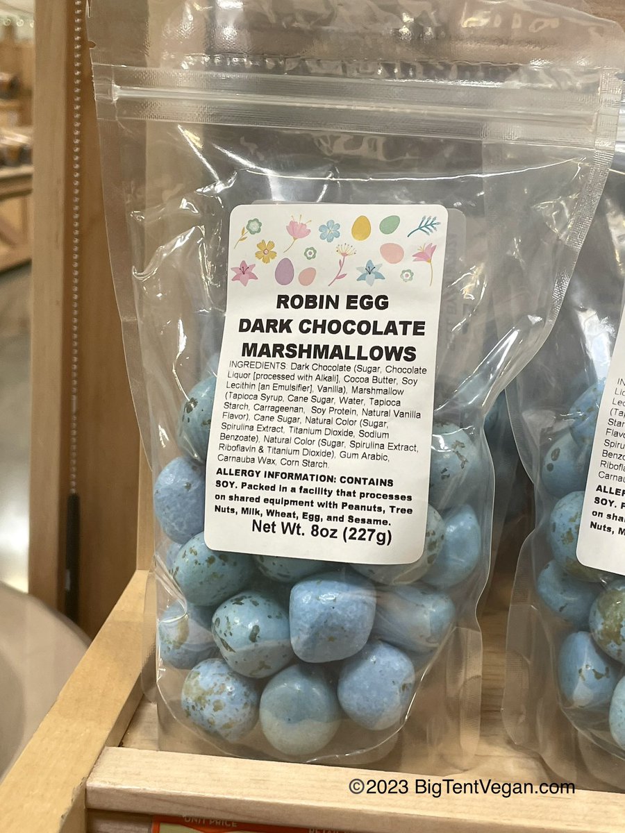 BigTentVegan's tweet photo. #vegan Robin Egg Dark Chocolate Marshmallows from @sproutsfm (Lake Forest, CA, USA, also nat’l US chain grocery store) #AccidentallyVegan #VeganChocolate #VeganEasterEggs #VeganEaster #VeganEasterEgg #VeganEasterCandy #VeganAtSprouts #VeganMarshmallow #VeganMarshmallows https://t.co/b3m1Egu8OM