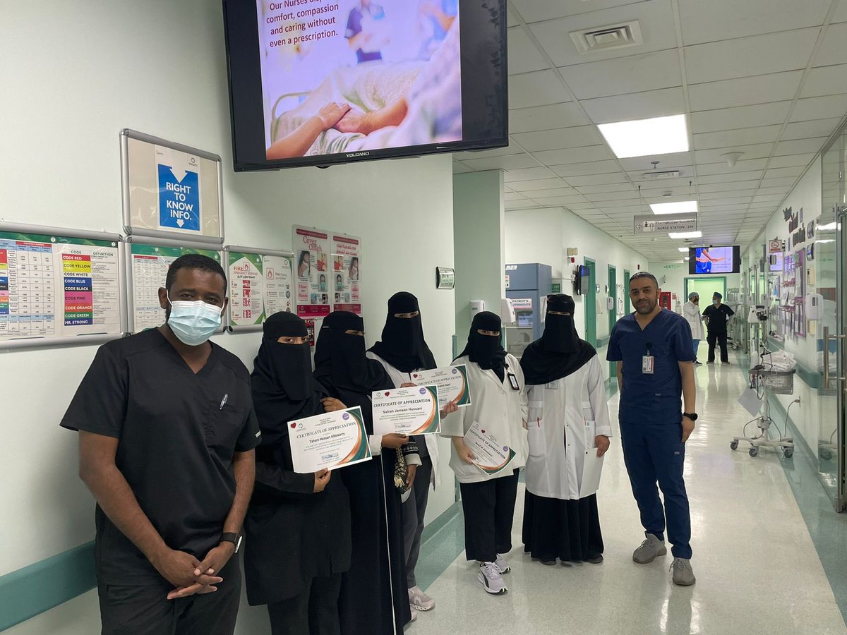 MonaAhmedsaleh1's tweet photo. الف شكر للتمريض السعودي لمن يجعل للمكان جاذبية لمن يلطف وياخذ بيد المتدرب بحسن الاستقبال والاحتضان وممارسة شكر لاخصائي يزيد والاخصائيات سفرة غيداء والقلب الكبير تهاني والشكر الخاص لمستر احمد الحاج رئيس الوحدة لمن جعلت من العناية مكان جاذب للمتدربين بدعمك@adrenaline_NFC @BASEL1H https://t.co/7s6tLnvrb0