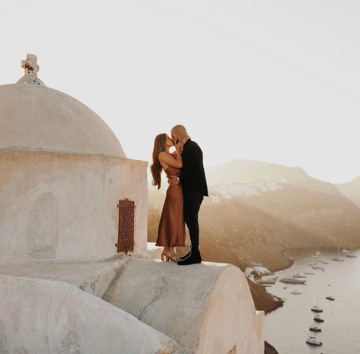 Another stunning Santorini love story - taken the day before their wedding. 🤍

Photo: @jordanvoth
Couple: @albernaz45 @_frommelissa

#greekwedding #wedding #destinationwedding #weddingideas #bridetobe #weddingphotographer #santoriniwedding #weddinginspo #bajanwed