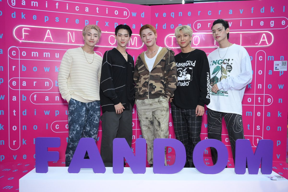 STARSOCIETY_TH's tweet photo. Fandom จัดใหญ่ ชวนแฟนคลับทุกด้อมมารวมตัวและสนุกกันในงาน “FANDOMTOPIA” ดินแดนของแฟนคลับ เล่นเอาคนล้นห้าง สนั่นยูเนี่ยนมอลล์ https://t.co/0AMMKtasnK
#FANDOM #FANDOMTOPIA
#PERSES #PERSES_TH
#RedSpin #BenBunyapol https://t.co/nOHveZm3QI