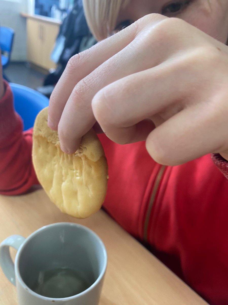 malmesburypri's tweet photo. To end Science Week, our children did a comparative test to answer the big question, which is the best biscuit for dunking? The results were amazing! ☕️🫖🥤🫓🫓🫓 #BTBYCB #school #edutwitter #ScienceWeek #buscuits https://t.co/fW7wZvJjoN