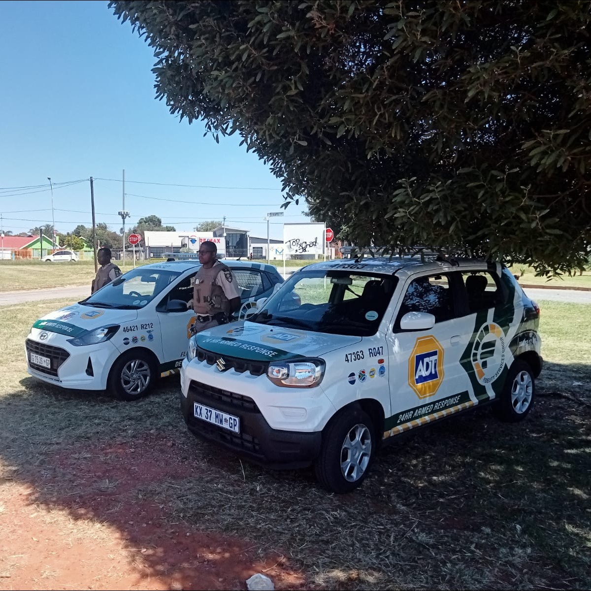 Fidelity_Secure's tweet photo. Fierce. Formidable. Fidelity! Our West Rand team out and about to protect you. The team not holding back to make sure the communities are safe and there is no violence in the areas.
#FidelityServicesGroup #FidelityADT #CommunitySafety #Protectingyou #Keepingyousafe https://t.co/8XKcx6t0ry