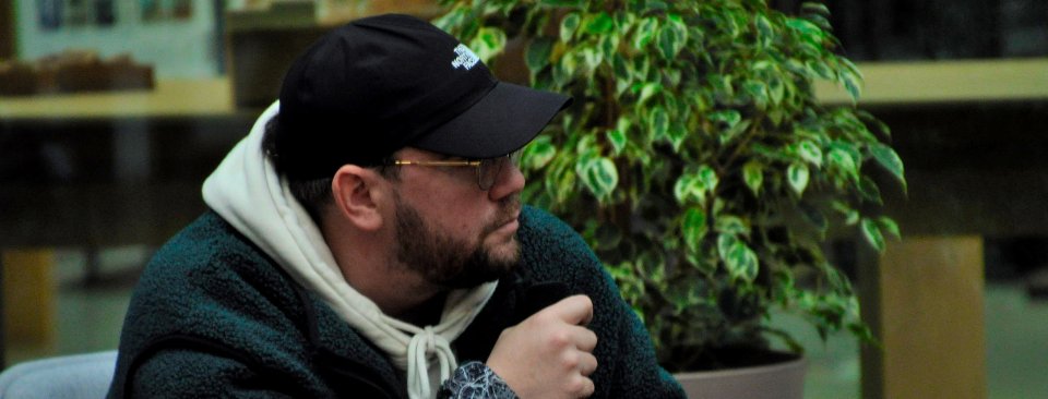 Lors de la 19e édition de <a href="/LDOndes/">Longueur d'ondes</a>, huit jeunes de la Mission Locale de Bellevue (<a href="/mlbrest/">Mission Locale du Pays de Brest</a>) de @BrestFr ont rencontré Jean Morel, fondateur de @Gruntmagazine. 

Merci à lui pour sa générosité !

▶️oufipo.org/mission-locale…