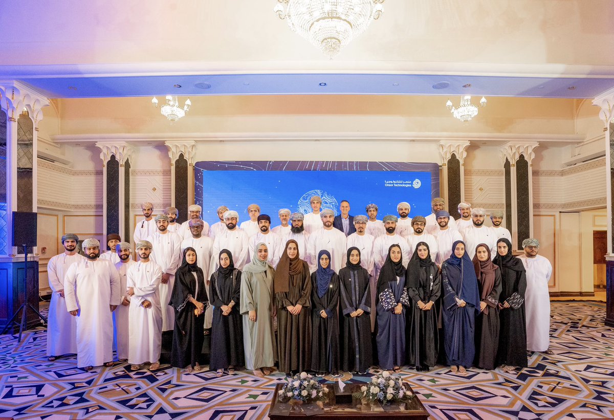 في خطوة نسعى من خلالها إلى تمكين شركاءنا من تخطي ماهو ممكن، نعلن اليوم عن توقيع اتفاقية مع شركة @zspace.inc  المختصة في تطوير محتوى تعليمي ثلاثي الأبعاد، حيث ستمكنهم أجهزة عنصر المزودة بتقنية ثلاثية الأبعاد من تطوير محتوى تعليمي, تدريبي مُلهم بواقعيته.

#أبعاد_المستقبل