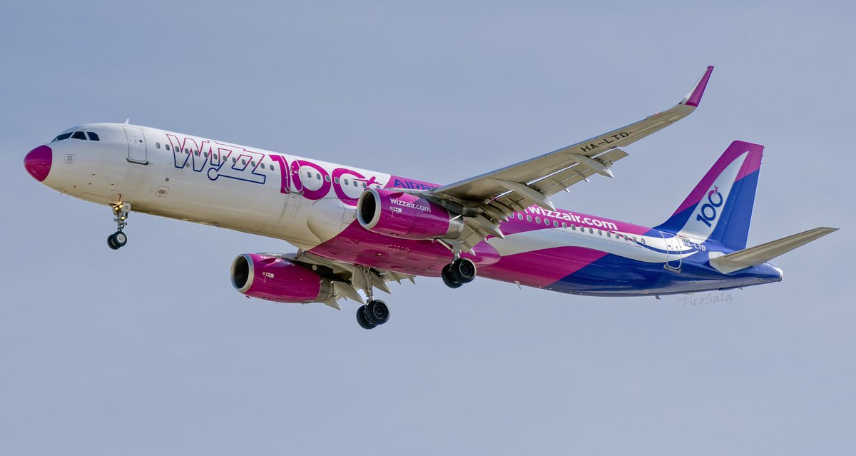HA-LTD <a href="/wizzair/">Wizz Air</a>, con la librea especial de aniversario de los 100 aviones. <a href="/aeroVLC/">Aeropuerto Valencia</a>, <a href="/VLCmovements/">VLCmovements</a>, <a href="/FlyVLC/">FLY VALENCIA</a>