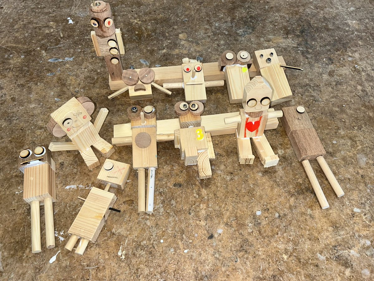 2P3 absolutely smashing the mini Robot Extension Project 👏🏼