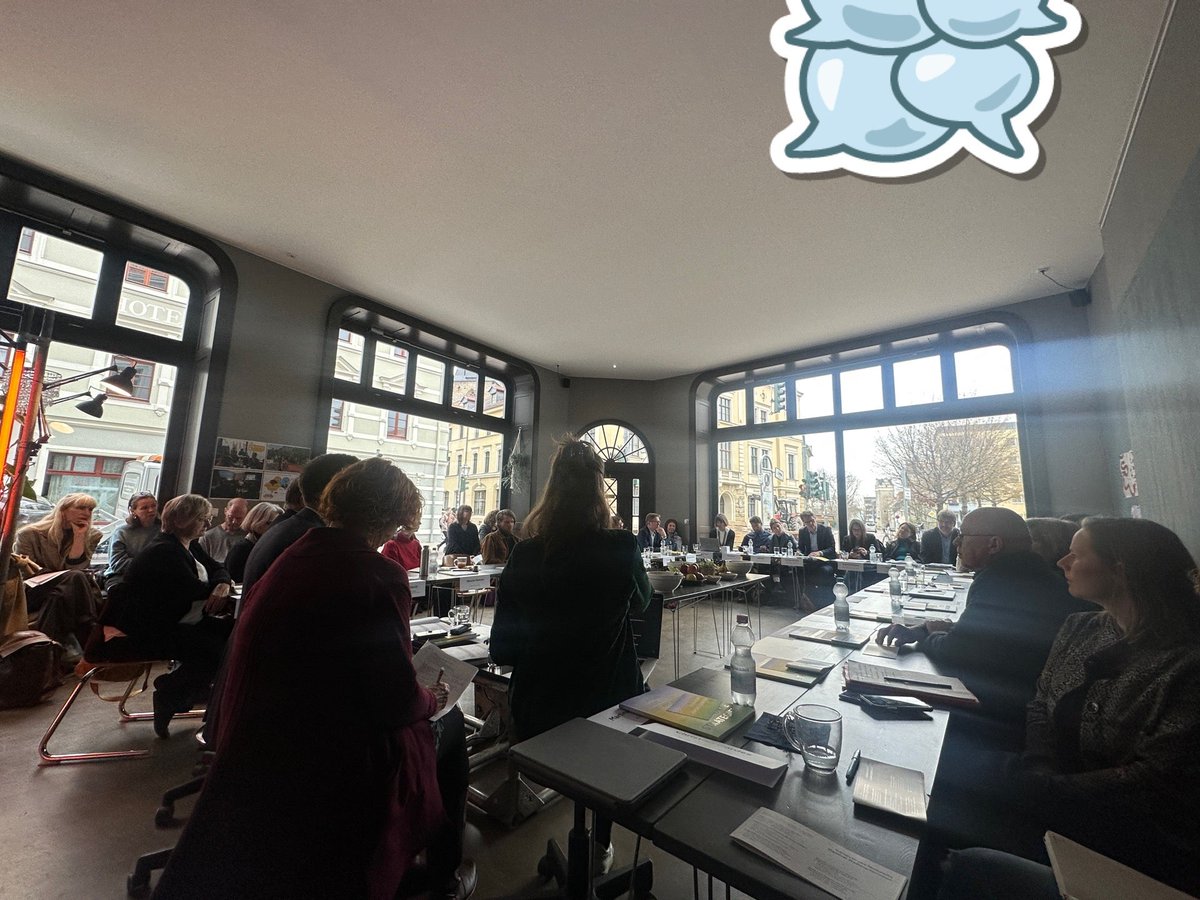 Zwischenbilanz Konferenz #Gemeinsam für das Quartier mit @herzblutfaktor #GCF #coworkingDE (@ Projektraum Coi in Bernburg, Sachsen-Anhalt) swarmapp.com/c/6xvooqJifTM