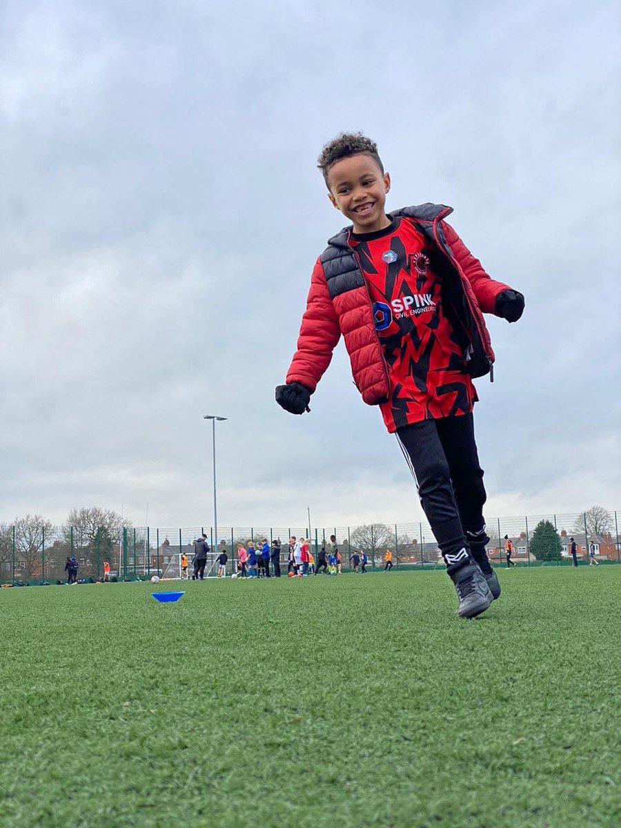 PhysFoundations's tweet photo. 🚨 Our Easter Half Term Football Club begins in just over 2 weeks! 🚨

📍 St Mary’s College (Cranbrook Ave, HU6 7TN)
📅 Tuesday 4th- Thursday 6th April
⏰ 10am - 3pm
💵 £12 per day
⚽️ Ages 4-12, all abilities welcome

Book online ⬇️⬇️
https://t.co/OtVxSUR5Tv https://t.co/pabYEtmoPL
