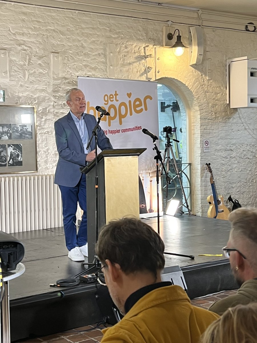 profpauldolan's tweet photo. Opening our first Get Happier conference : @LukeJohnsonRCP sharing his thoughts on the role The Engineerium in Hove can play on bringing the local community together. https://t.co/ytWAdiU47q