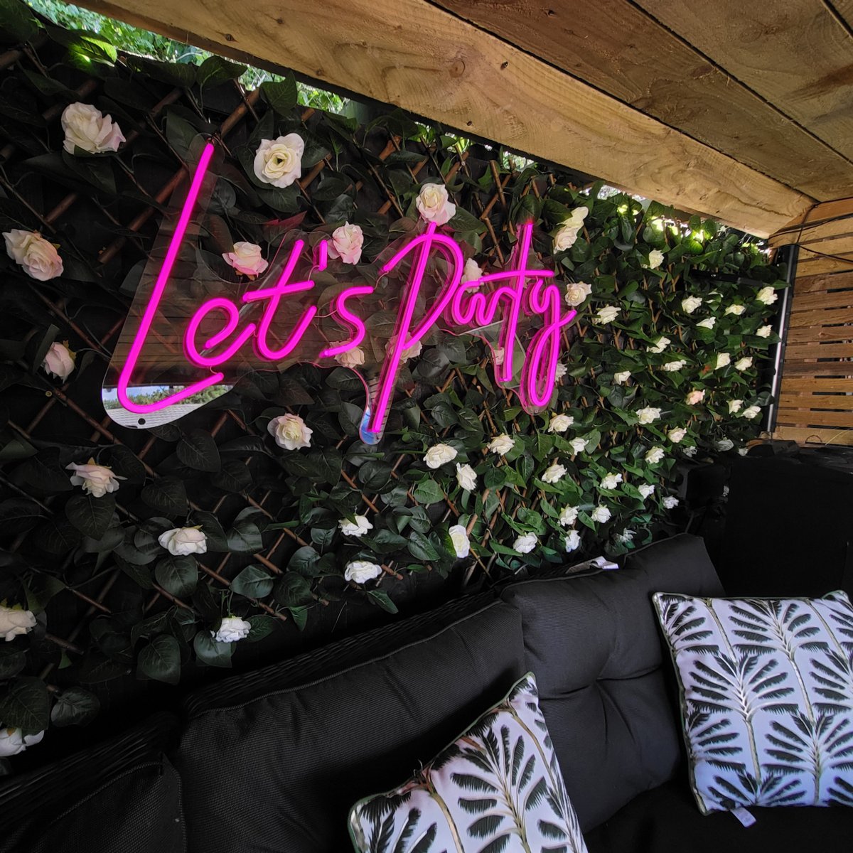 merseyprint's tweet photo. DO YOU HAVE A BLANK SPACE ON YOUR WALL?

Our custom LED neon signs are great for filling that space.

Custom shapes | Bright colours | Low-cost &amp; Efficient

Contact our team today on 0151 272 0097 or visit our website https://t.co/mglkko1oAW

#neon #signs #LEDneons https://t.co/QZtSOpwl7w