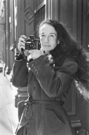 PhotogsAtWork's tweet photo. Mary Ellen Mark (March 20, 1940 – May 25, 2015)🇺🇸 #DocumentaryPhotography #MaryEllenMark #photography https://t.co/kD6K5E2aXb