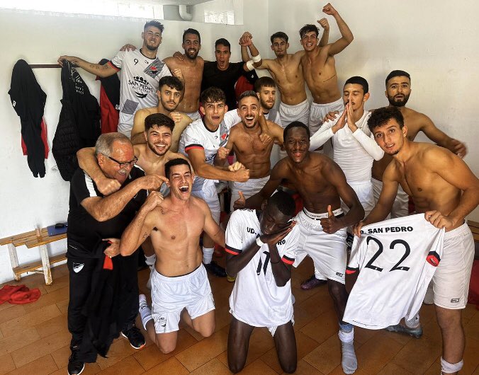 ASanchezFrias's tweet photo. A “Estos”, dónde ahora, algunos, solo les ven Deficiencias, YO SOLO LES VEO VIRTUDES. Muy ORGULLOSO de estar al Frente de este ESPECTACULAR EQUIPAZO https://t.co/alDdi2CQK1