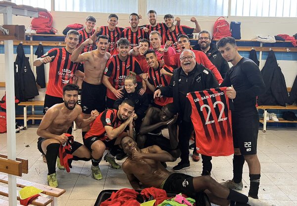 ASanchezFrias's tweet photo. A “Estos”, dónde ahora, algunos, solo les ven Deficiencias, YO SOLO LES VEO VIRTUDES. Muy ORGULLOSO de estar al Frente de este ESPECTACULAR EQUIPAZO https://t.co/alDdi2CQK1