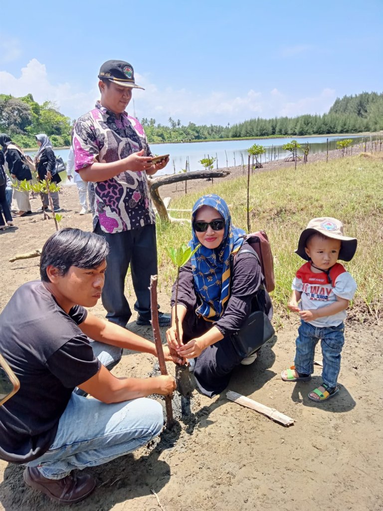 popy_engla's tweet photo. Hari Desa Asri Nusantara
*#HariDesaAsriNusantara*
@jokowi
@halimiskandarnu
@Kemendespdtt
@malik_haramain
@imansyukri
@taufikmadjid71 
@yusradaridesa
@azzameldzikrie
@tppkemendes https://t.co/eYgdVC3orj