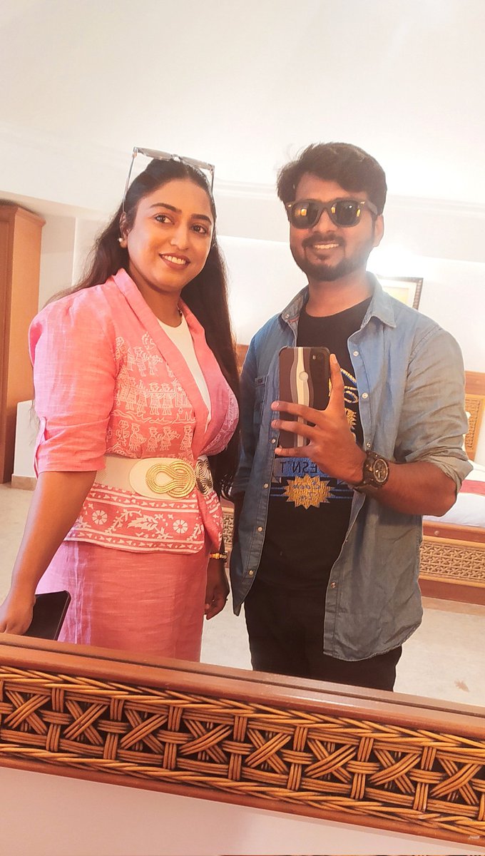 vj_karthyajun's tweet image. All set to Rock🎤🔥  Mc Kartik 🕺  Mc Anju💃

.
.
.

#eventtime  #emceemode #chennaiemcee #cohost #mckartik #mcanju #chennaicorporateevents