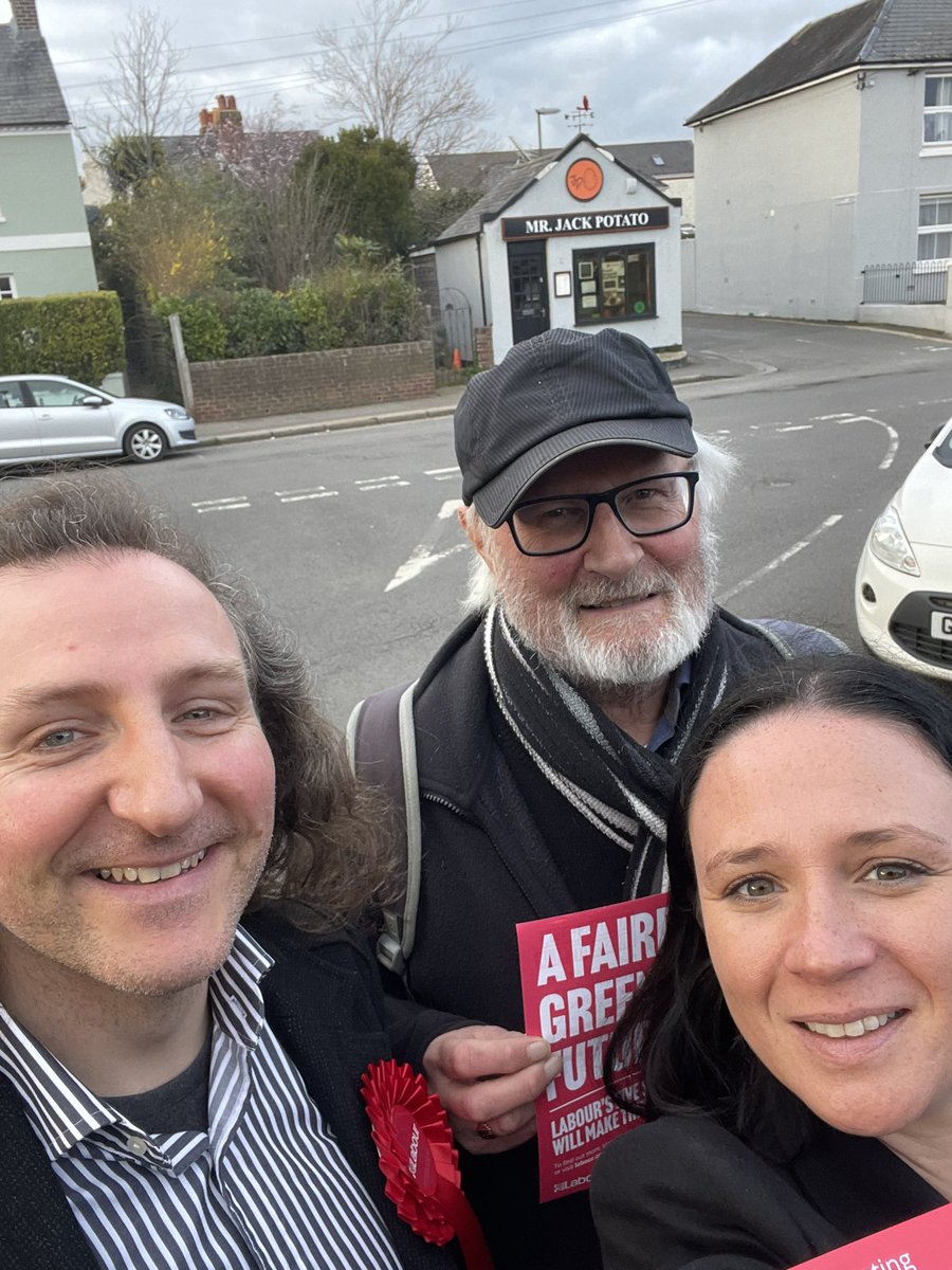 Chi_Labour's tweet image. We had a great weekend out listening to the residents of Chichester district! Get in touch with your thoughts ahead of the elections on 4 May!
