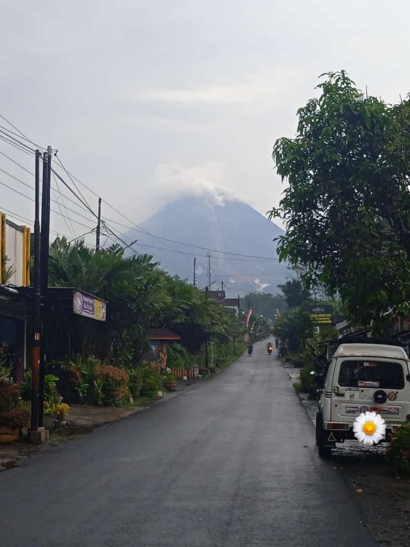 thofieq's tweet photo. Merapi tak pernah ingkar janji https://t.co/4rzc2qweJ3