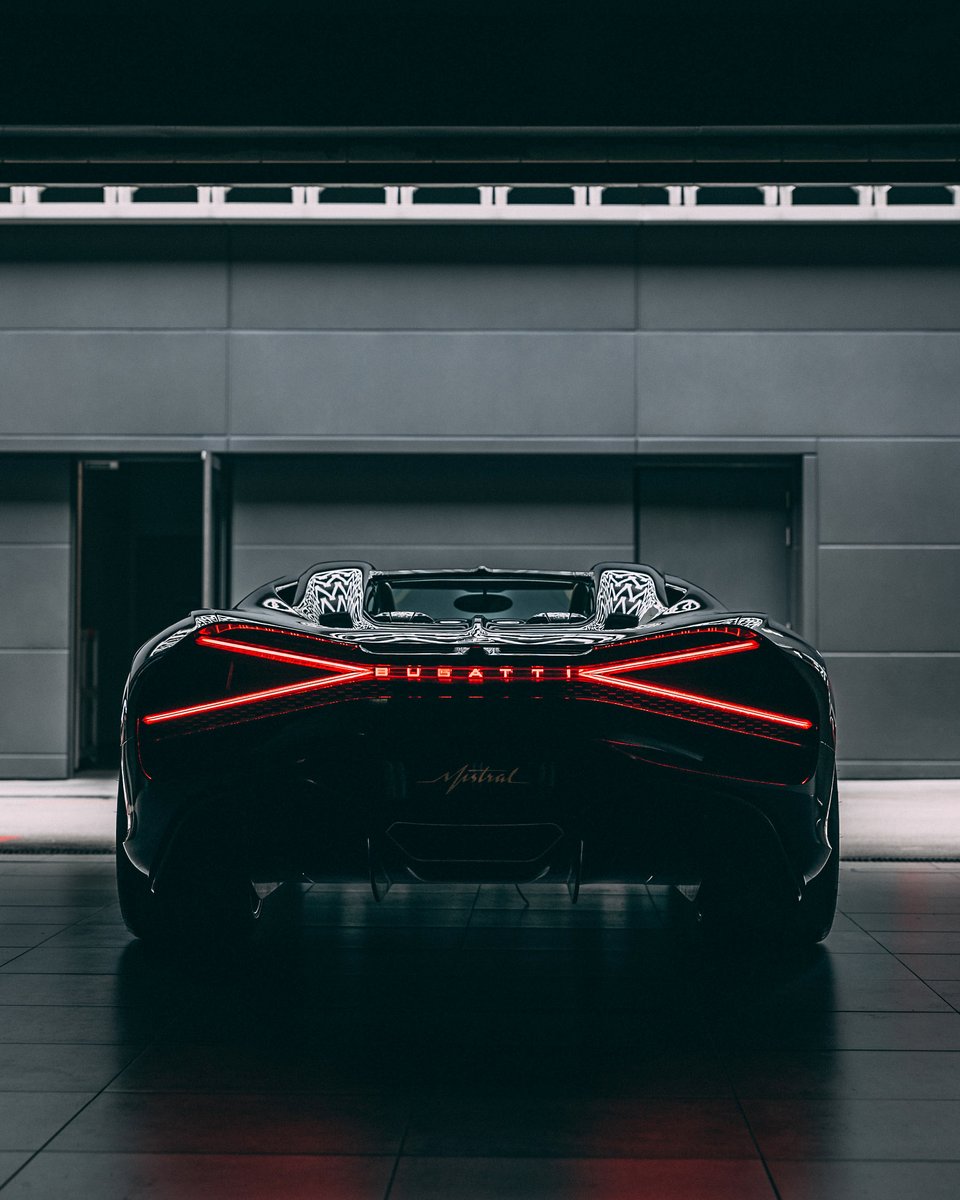 The W16 MISTRAL illuminates its prowess at BUGATTI Singapore. The roadster’s striking X-taillight combines timeless design and engineering excellence helping to optimally manage the cooling circuit of the 16-cylinder heart.

#BUGATTI #BUGATTISingapore
–
bugatti.link/consumption
