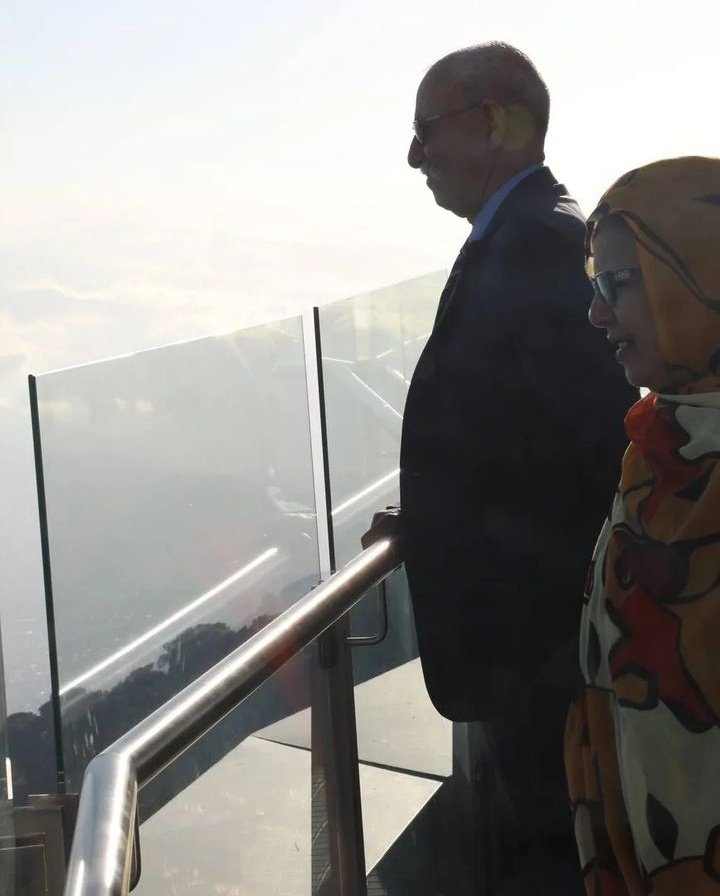 La Alcaldesa de Ccs, 
A/J <a href="/gestionperfecta/">Carmen Meléndez</a>, recibió este domingo en el Waraira Repano, la grata visita del presidente de la República Árabe Saharaui Democrática, señor Brahim Gali, a quien acompaño durante su recorrido por el Hotel Humboldt

#20Mar
#JuntosContraLasMafias