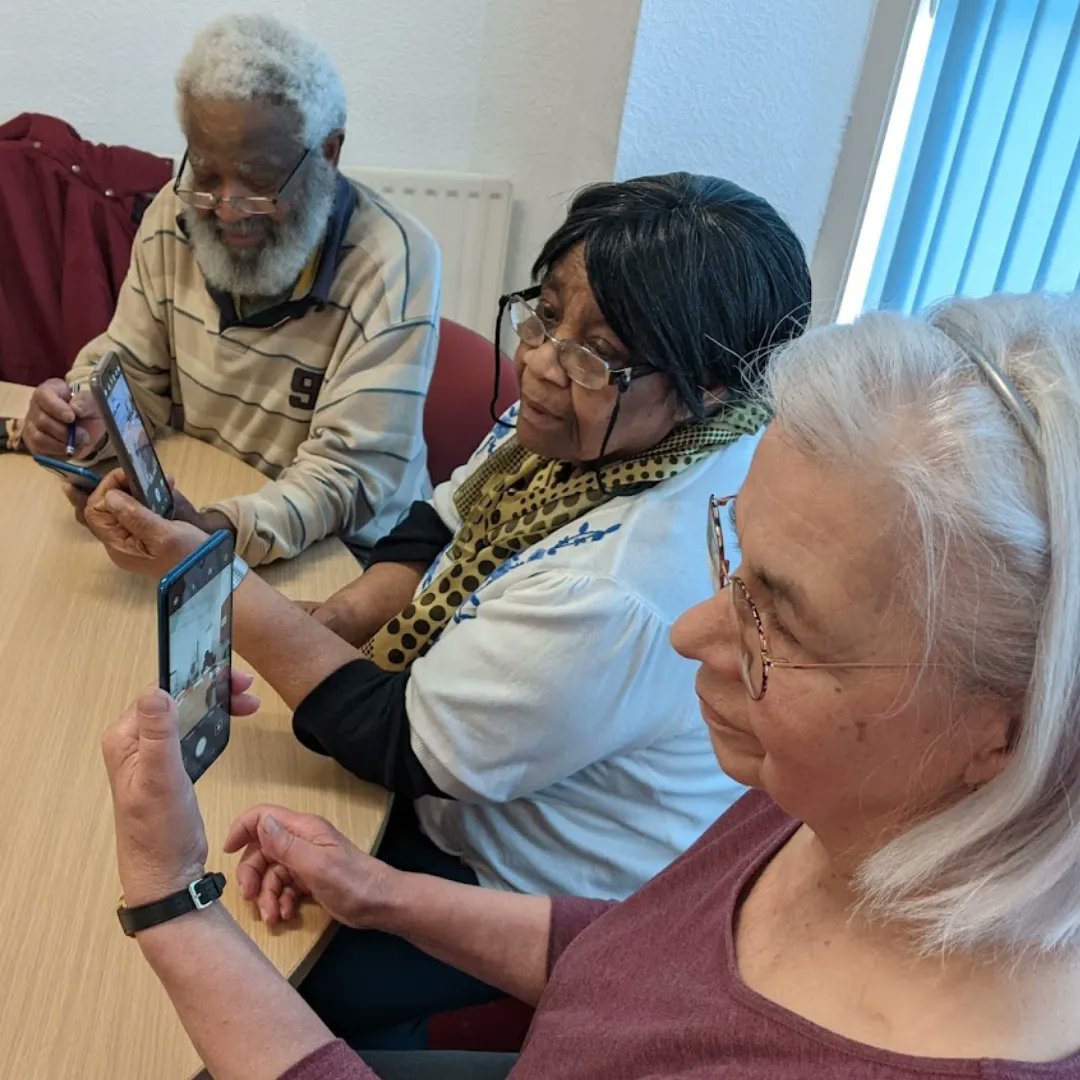 We run a Digital Drop-In at @AgeUKCroydon in Thornton Heath on Tuesday afternoons 2pm-4pm - come along for friendly help with your phone, tablet or computer. We can help with a single issue or develop your skills. #ThortonHeath #Croydon