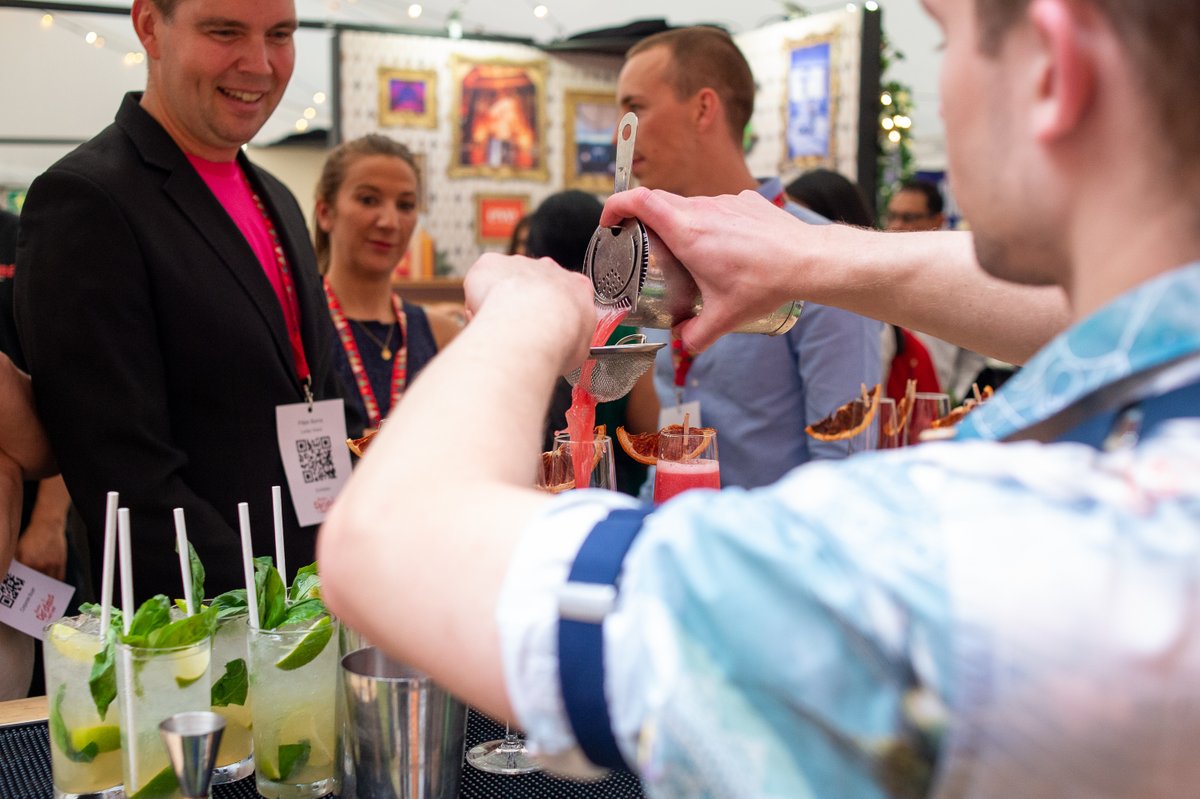 graysonsuk's tweet photo. It’s nearly here! We’ll be at Stand B5 tomorrow at the Summer Event Show stop by to see us!
#event #summerevent #eventshow #graysons #summereventshow #summerparty #eventplanning #eventprofsuk #londonevents #londonvenues #catering @StoryEvent @LadySummerSkye https://t.co/UQjyFYFvOp
