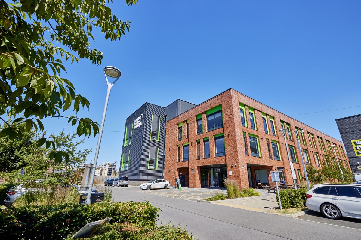 WeAre_LCB's tweet image. Kickstart your #MotivationalMonday by taking your first steps into the construction industry with our 20 May Open Event.

Receive info from experienced tutors, campus tours, hands-on demonstrations &amp;amp; more.

Build your future with us 🛠

👉 bit.ly/3LrRAjk

#MakeItHere