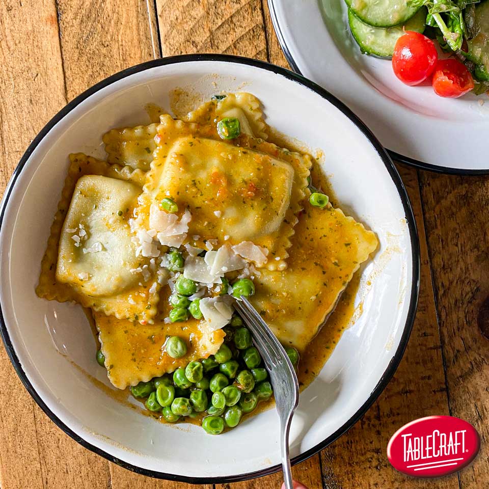 tablecraft_fs's tweet image. Our NEW Enamelware Collection 36 oz White Coupe Plates (11154) are PERFECT-O 🙌 to serve ravioli on this #NationalRavioliDay 

#EnamelwareCollection #PastaPlate #PastaService #CoupePlates #enamel