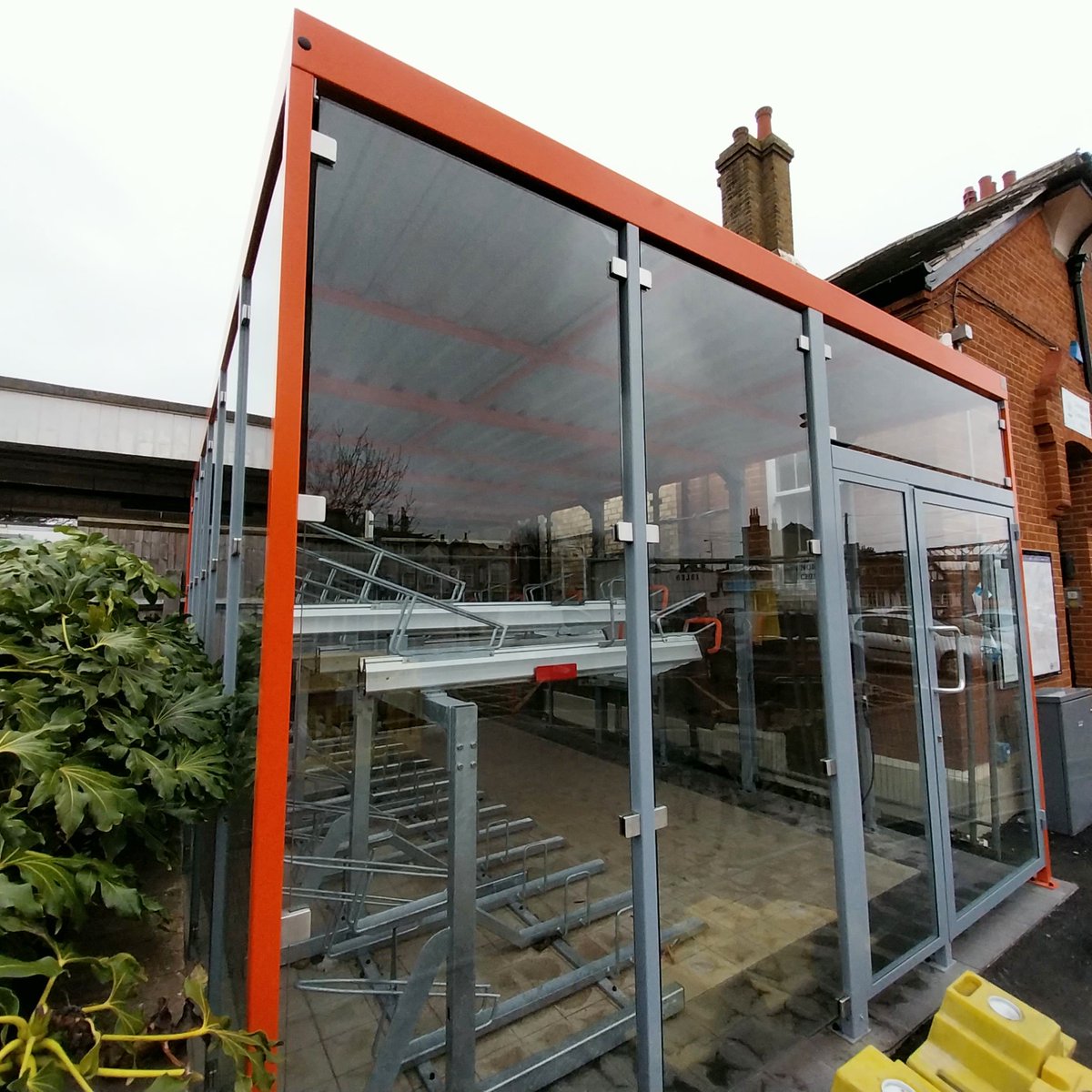 Labourstone's tweet photo. Got to chk out 1st hand this AM the new #Chingford Station #CycleHub. Gr8 to see @wfcouncil #ActiveTravel investment in #Chingford! @WFLabourParty @willnorman @ElizabethBapti4 @DoreRosalind @CannHallCllr @alistrathern @miriammirwitch @HSscorecard @allpartycycling @London_Cycling https://t.co/iY6qcCQA9M