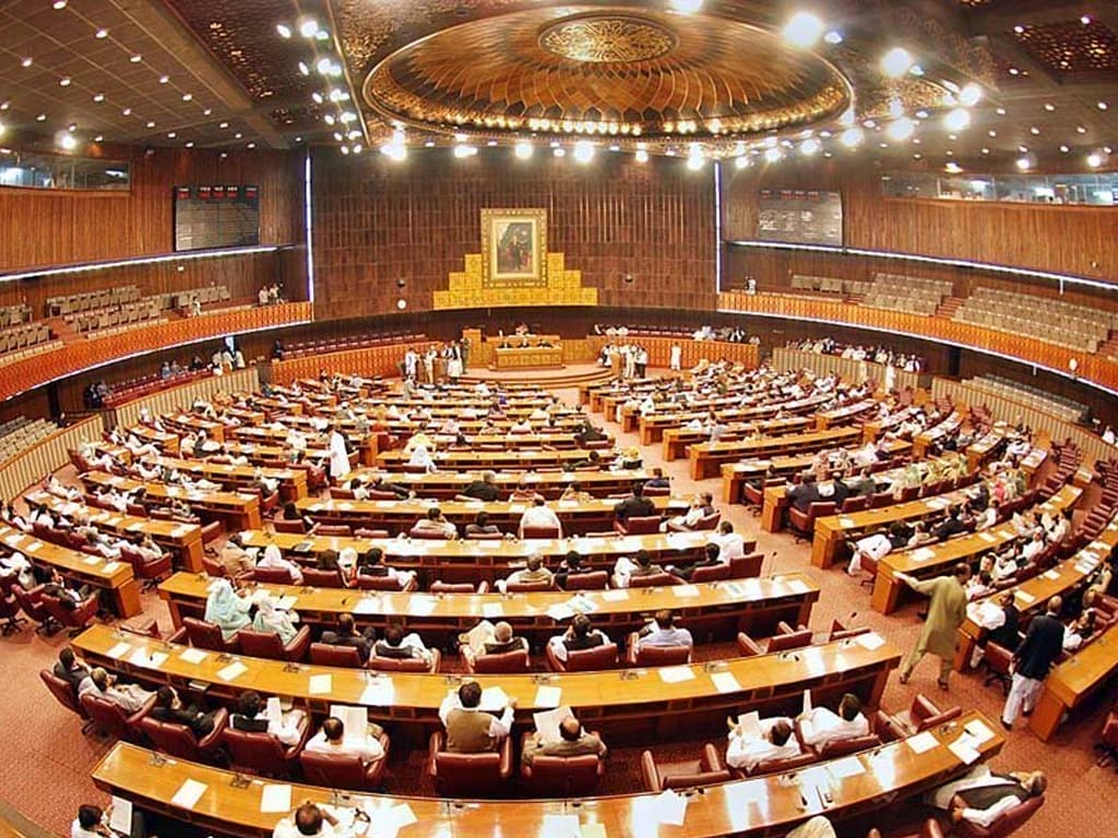 voicepkdotnet's tweet photo. Senate committee to review bills on new provinces next week amid political tensions. Bills seeking creation of #SouthPunjab and #Hazara provinces to be discussed. Two-third majority needed for amendment to Constitution. https://t.co/TWE5VSiiLQ