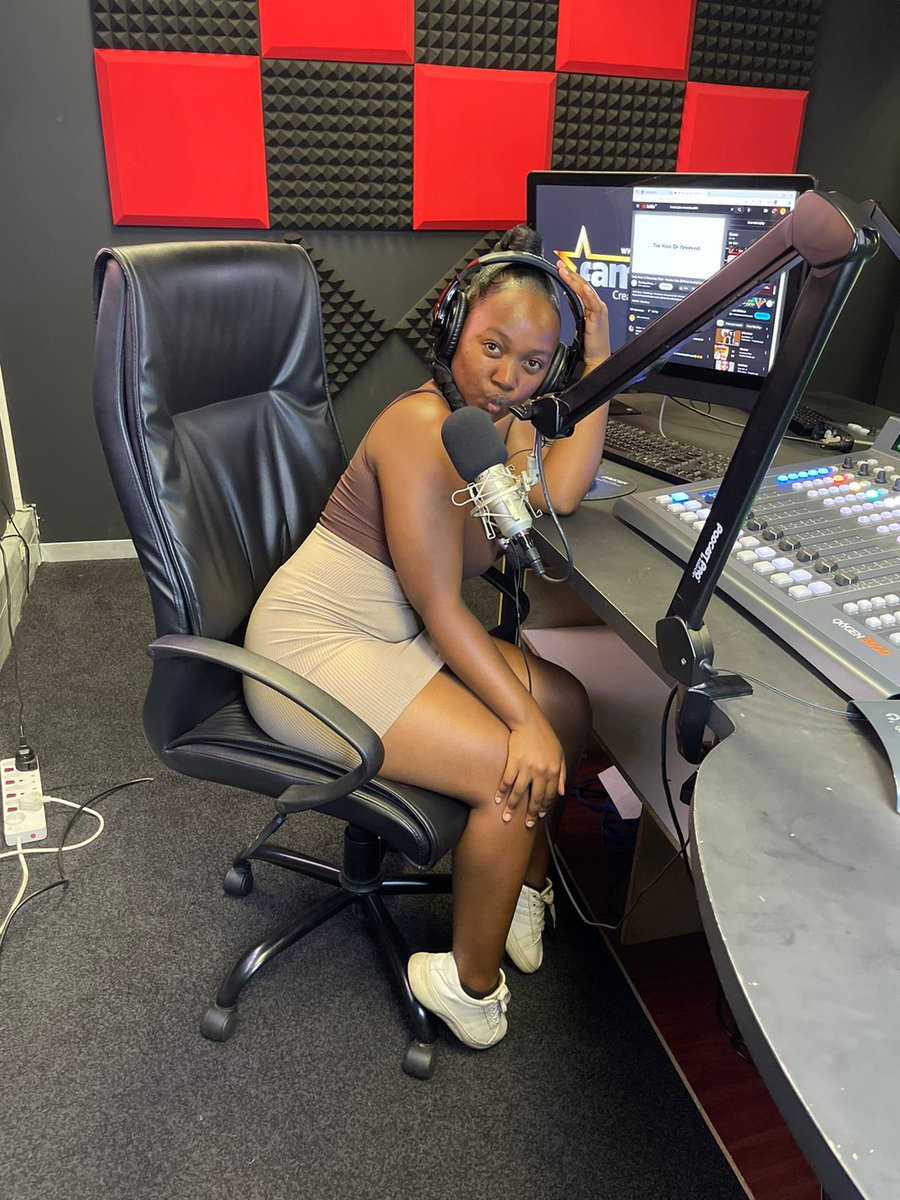 BisaHole's tweet photo. Radio girls worldwide 🥺🤌🏿 https://t.co/ESk4yJbE29