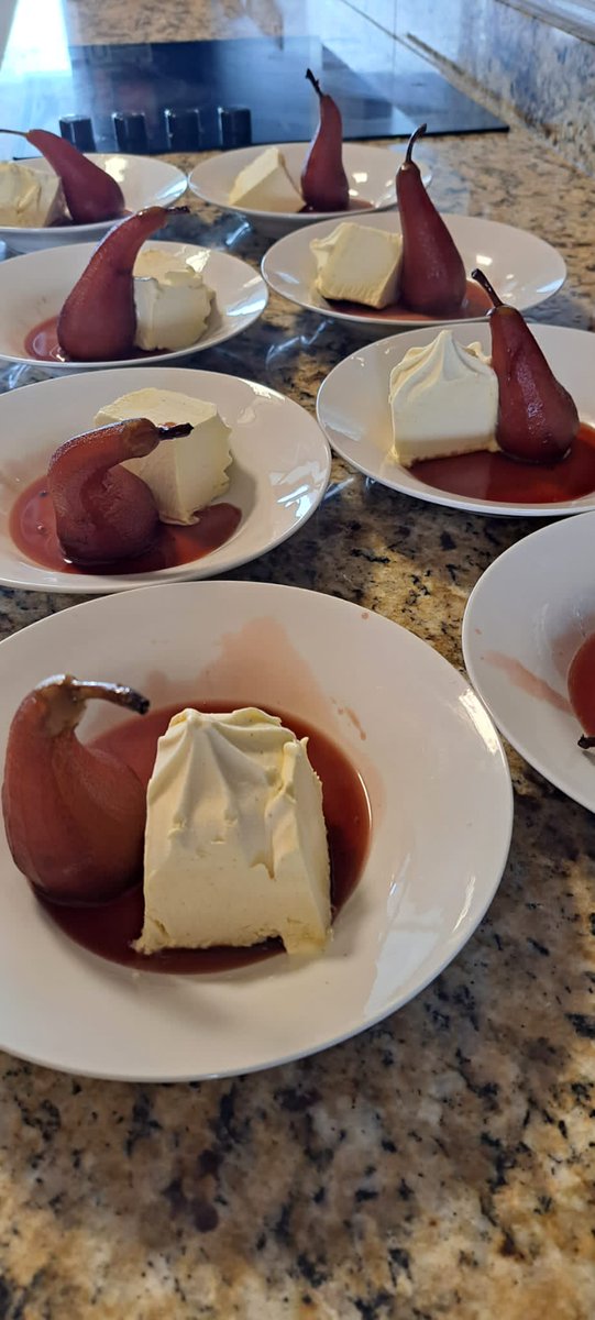 MSCSKilkeel's tweet photo. W/K 18-03-2023
•••• STARTER ••••
Seafood Chowder with Homemade Soda Bread
•••• MAIN ••••
Haddock on Crushed Baby Potatoes with Peas, Puttanesca Sauce and Parmesan 
•••• DESSERT ••••
Poached Pears with Vanilla Ice-Cream https://t.co/mi1SeBtxby