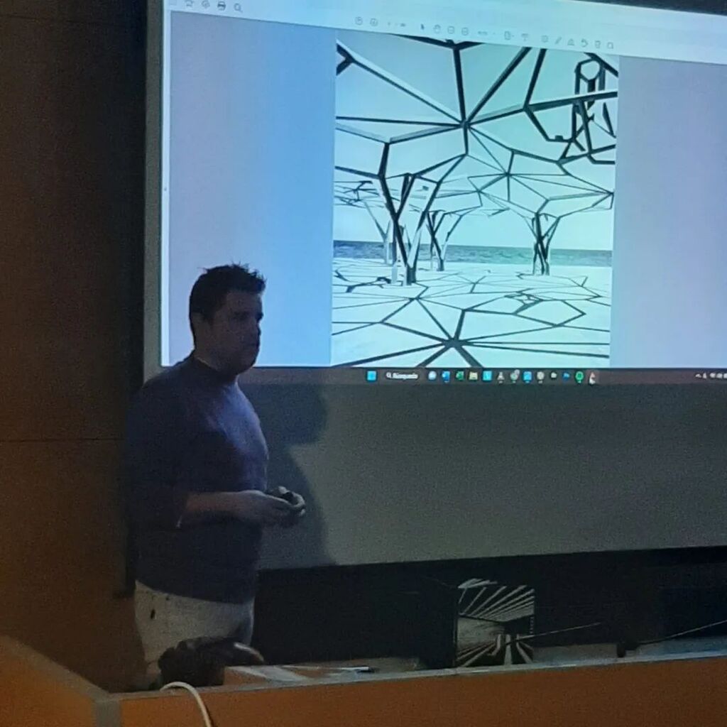 Dins del programa d'actes dels "DIVENDRES FOTOGRÀFIC " a la biblioteca pública Marcel·lí Domingo de Tortosa, vaig donar una xerrada parlant sobre el meu llibre "MEDITACIONS URBANES "una molt bona acollida per part del seus membres en els que vam compartir bons moments fotogr…