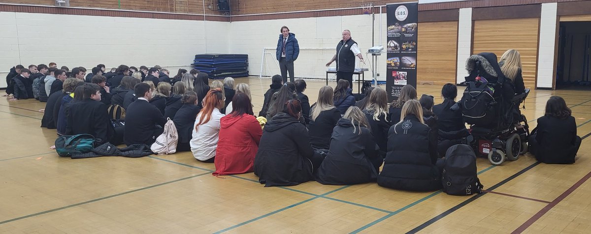 ClaireLHarris51's tweet photo. A big thank you to @PrewMike of @GOSengineering giving an informative talk to @Abersychansch year 11s on engineering and apprenticeships this morning 👏👏 #inspiringfutureworkforce #apprenticeships https://t.co/DVB14WjClH