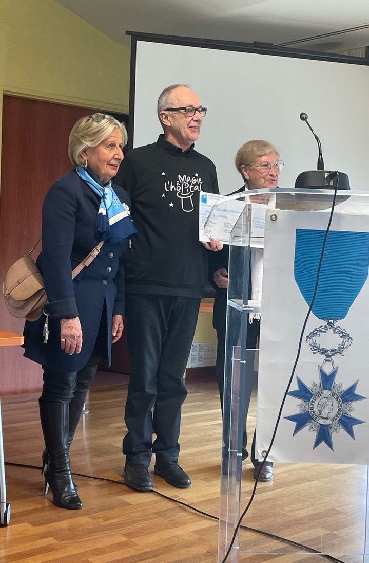 Sabine Thillaye (@sabinethillaye) on Twitter photo A Fondettes samedi pour la remise du prix du civisme aux Jeunes sapeurs-pompiers d'Indre-et-Loire • remise de dons à l'association <a href="/Magiehopital/">Magie à l'hôpital</a> • prix de l'éducation à la citoyenneté et AG 2023 de l'Association Nationale des Membres de l'Ordre national du Mérite #ANM-ONM 37. A Fondettes samedi pour la remise du prix du civisme aux Jeunes sapeurs-pompiers d'Indre-et-Loire • remise de dons à l'association <a href="/Magiehopital/">Magie à l'hôpital</a> • prix de l'éducation à la citoyenneté et AG 2023 de l'Association Nationale des Membres de l'Ordre national du Mérite #ANM-ONM 37.