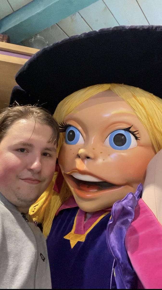 ignogrijmans's tweet photo. Gister was het super leuke dag gehad in @toverland  wat super ik heb van mijn vrienden un leuke verjaardag cadeau gehad dat we om naar toverland the gaan leuke dat ik mijn groot vriend gezien hebben toos toverhoed ze is super geweldig en ze blijft echt geweldig https://t.co/thcz7cUrUk