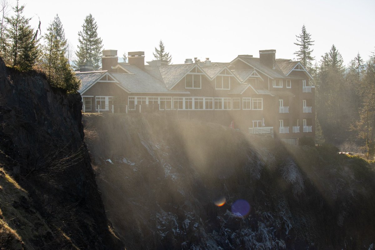 This was my favorite picture taken by <a href="/JoshuaMinton/">joshua minton</a> during our recent trip to the #salish #greatnorthernhotel #twinpeaks