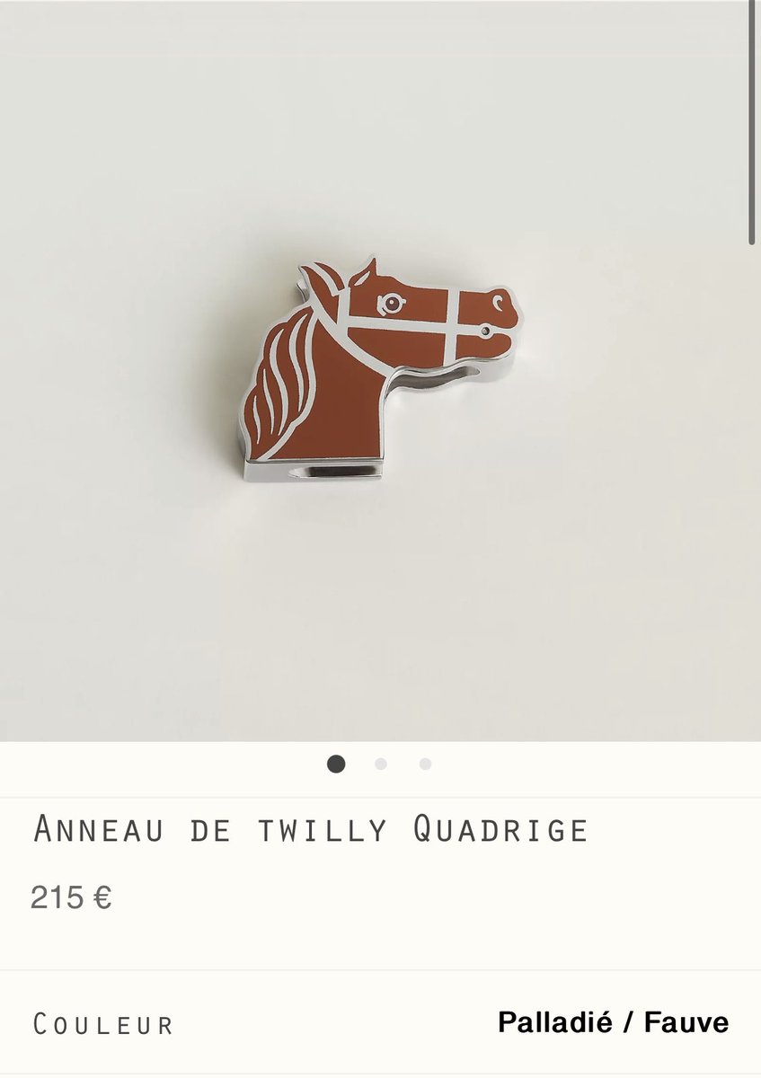 ByFR_officiel's tweet photo. エルメスのツイリーリング🐴
《Quadrige/カドリージュ》とは「二輪馬車」を意味し、エルメスを代表する馬モチーフがとても素敵‥❤️ツイリー、バンダナ(小)、ガヴロッシュの他、ブレスレットやバッグチャームとしてもアレンジできる優れ物です👜✨
#ByFR #hermes #エルパト #フランス #twilly https://t.co/oKZWLoyVwd