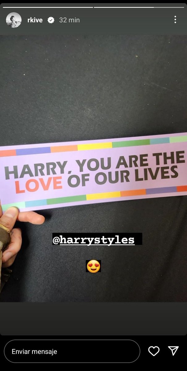 RM de BTS se encuentra en el concierto de esta noche en Seúl!

#LoveOnTourSeoul