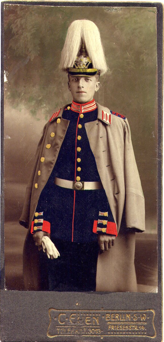bertoli1966's tweet photo. May I introduce to you the brother of my grandmother?He regreatfully died in France when he was just 18.
The picture represent him from the "studio" till the front. His name was Arthur Ströher. https://t.co/xiBZJV7WfB