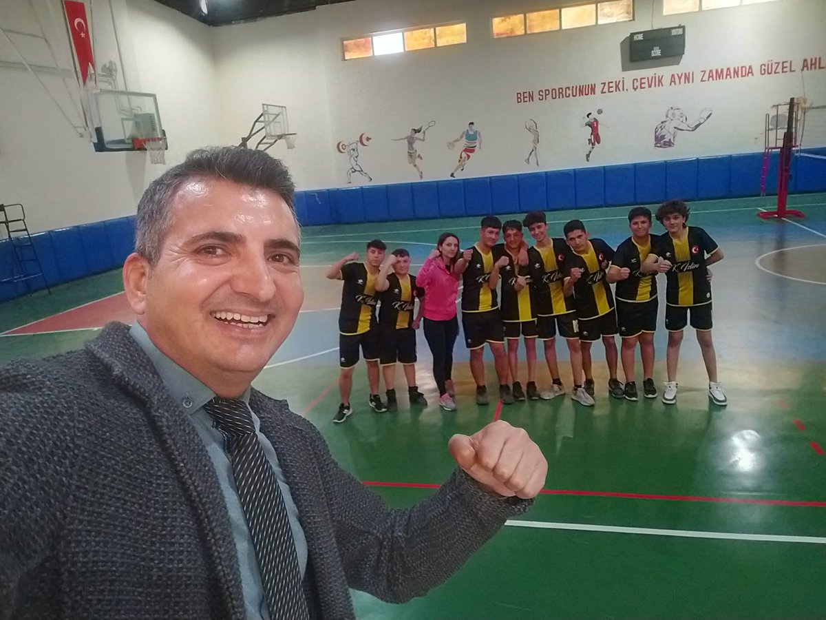 AtayurtGazi's tweet photo. Voleybol Genç Erkekler B takımımız Silifke Anadolu Lisesi maçını 2-0 kazandı. Gençleri tebrik ederiz.💪💪
Ayrıca maçtan önce çok centilmen davranışları için Silifke Anadolu Lisesi öğretmen, öğrenci ve idarecilerine teşekkür ederiz.
Bugünün asıl kazananı onlar. https://t.co/Ca88H2uQOs