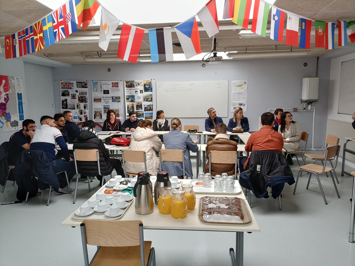 Accueil d élèves belges dans le cadre de <a href="/EUErasmusPlus/">Erasmus+</a>. 3 élèves accueillis en génie thermique, 3 étudiants en BTS support action managériale. Immersion en classe puis départ en stage avec les entreprises partenaires ELAIRGIE, PARTENAIRES+ et 7 FAMILLE
<a href="/dsden61/">DSDEN61</a> <a href="/LyceeMezeray61/">Lycée Mézeray-Gabriel</a>
