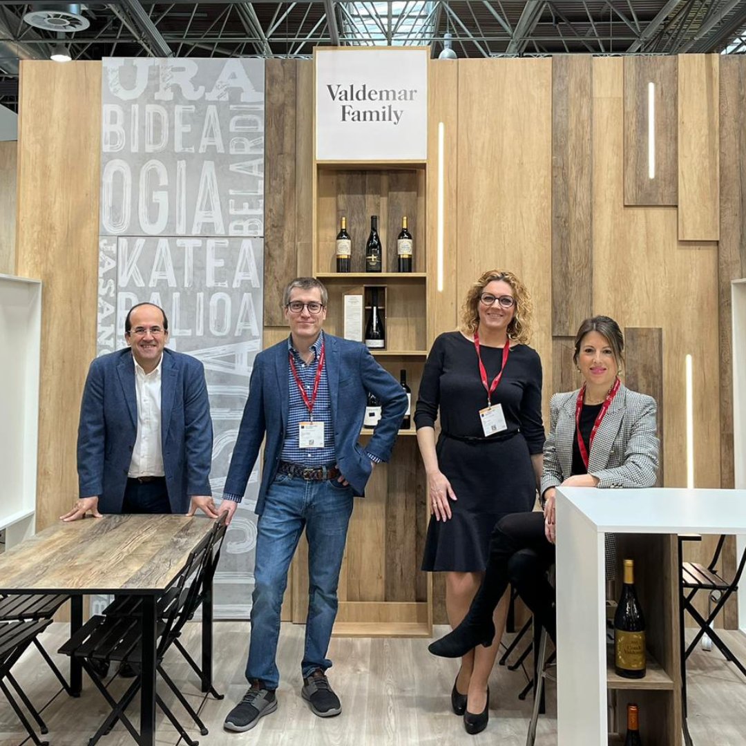 BodegasValdemar's tweet photo. 🍷 Join us at Prowein!
Discover our wines from @BodegasValdemar and #valdemarestates. We are in the 𝐇𝐚𝐥𝐥 𝟏𝟏 𝐒𝐭𝐚𝐧𝐝 𝐁𝟏𝟐.
#prowein #wine #winefair #rioja #riojawine #bodegasvaldemar #düsseldorf #winetasting https://t.co/zEQilu7E3b