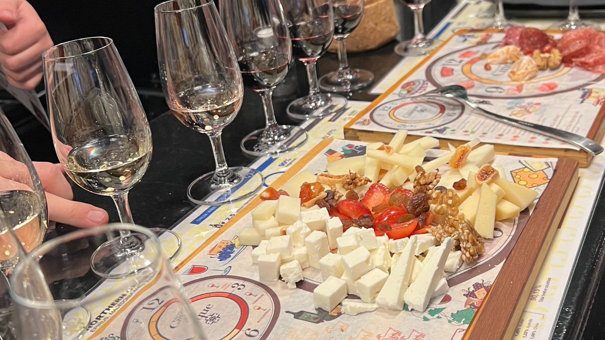 There's nothing that we enjoy more than sharing our passion for wine with #winelover - s from all around the world.. 
That's why at Cinque Wine Bars we'd like to think of wine tasting as an absolute experience about the Greek vineyard. Join us and feel the Cinque experience!