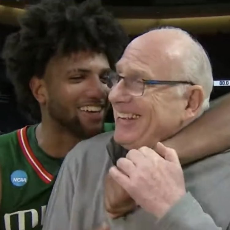 CanesHoops's tweet image. Good morning Canes 🤗