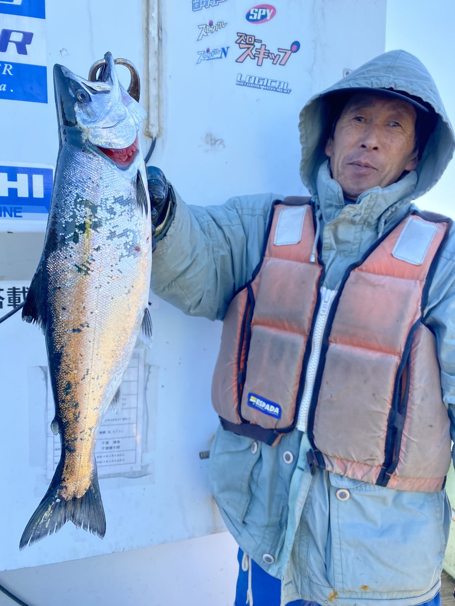 chibaken102's tweet photo. 厳しい三陸のマス🥹
何とか毎日顔は見れています、🌸
#健勝丸
#サクラマス
#真鱒
#マスジギング
#釣り https://t.co/KRZPxpwwej