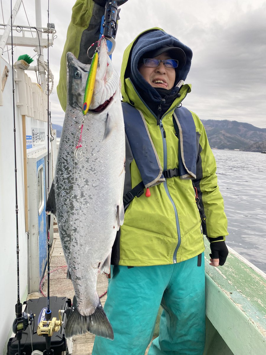chibaken102's tweet photo. 厳しい三陸のマス🥹
何とか毎日顔は見れています、🌸
#健勝丸
#サクラマス
#真鱒
#マスジギング
#釣り https://t.co/KRZPxpwwej