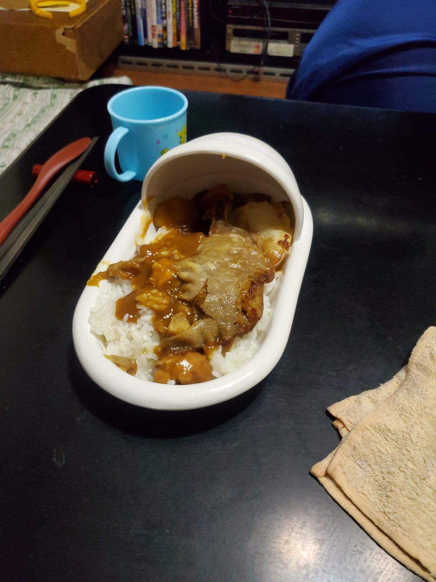 chobi513's tweet photo. カレーは飲み物 https://t.co/hFToT8wytC